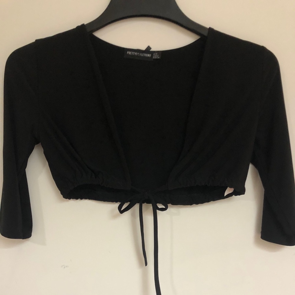 Brand new tied crop top ❤️🦋